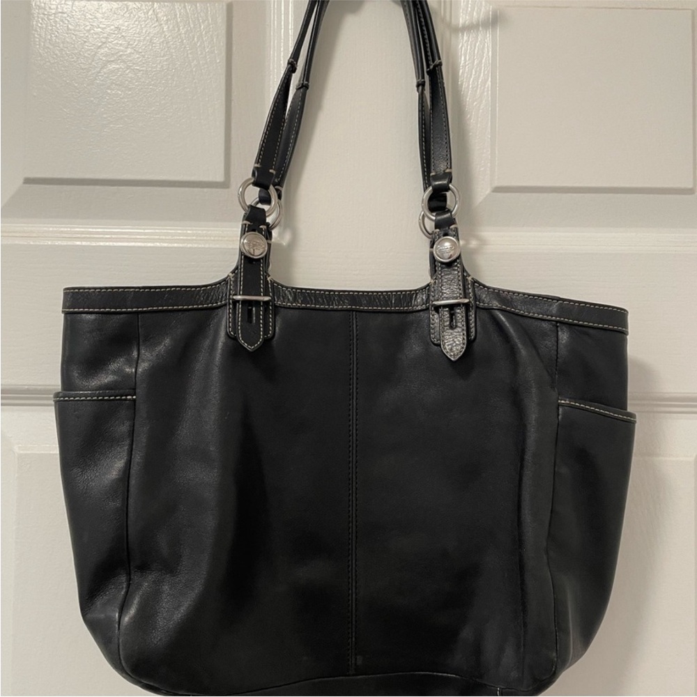 Coach Black Leather Top-Zip purse, EUC - Picture 2 of 8